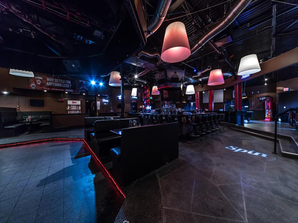 Heritage Inn Hotel & Convention Centre - Brooks Bagian luar foto