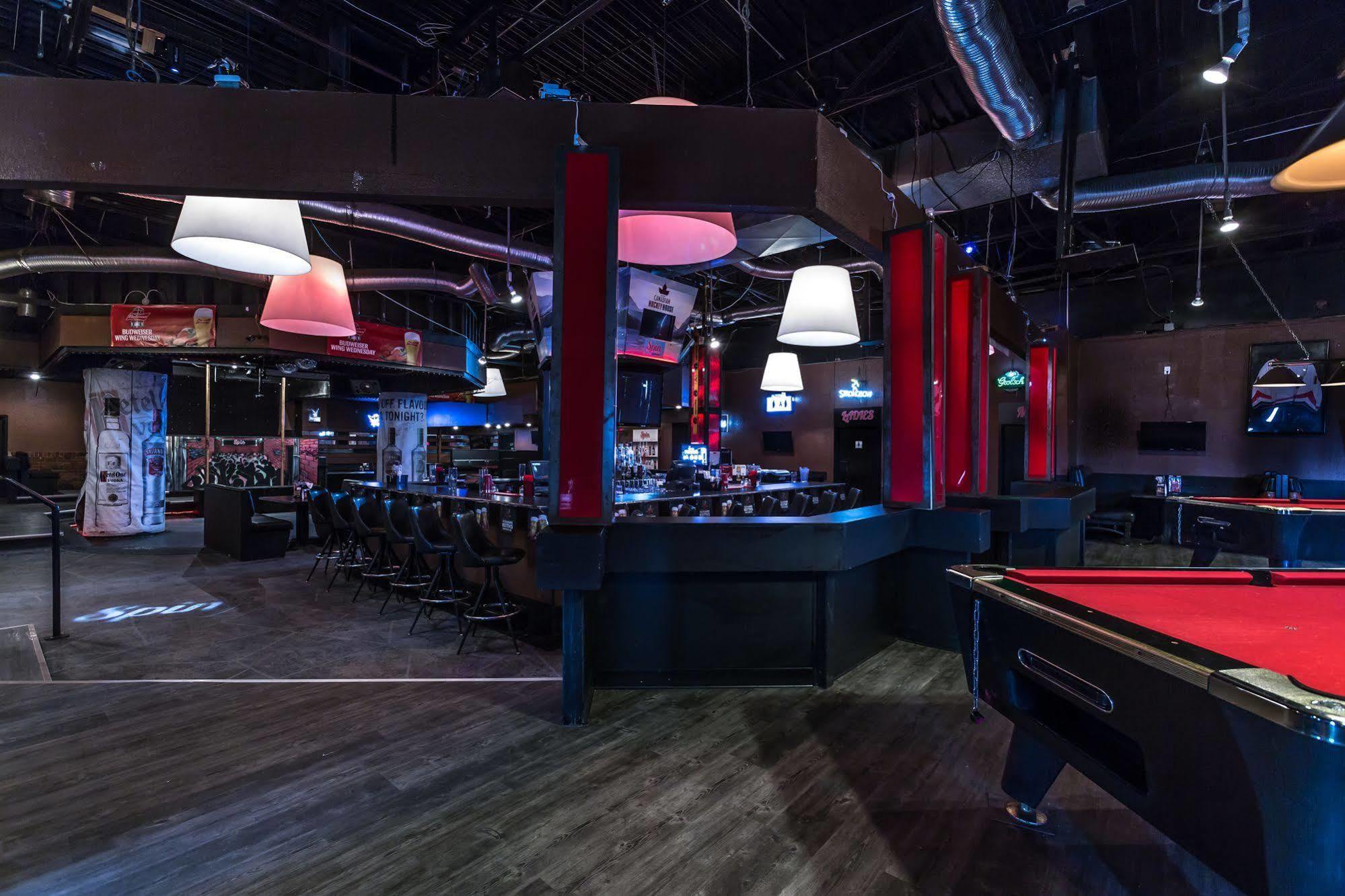 Heritage Inn Hotel & Convention Centre - Brooks Bagian luar foto
