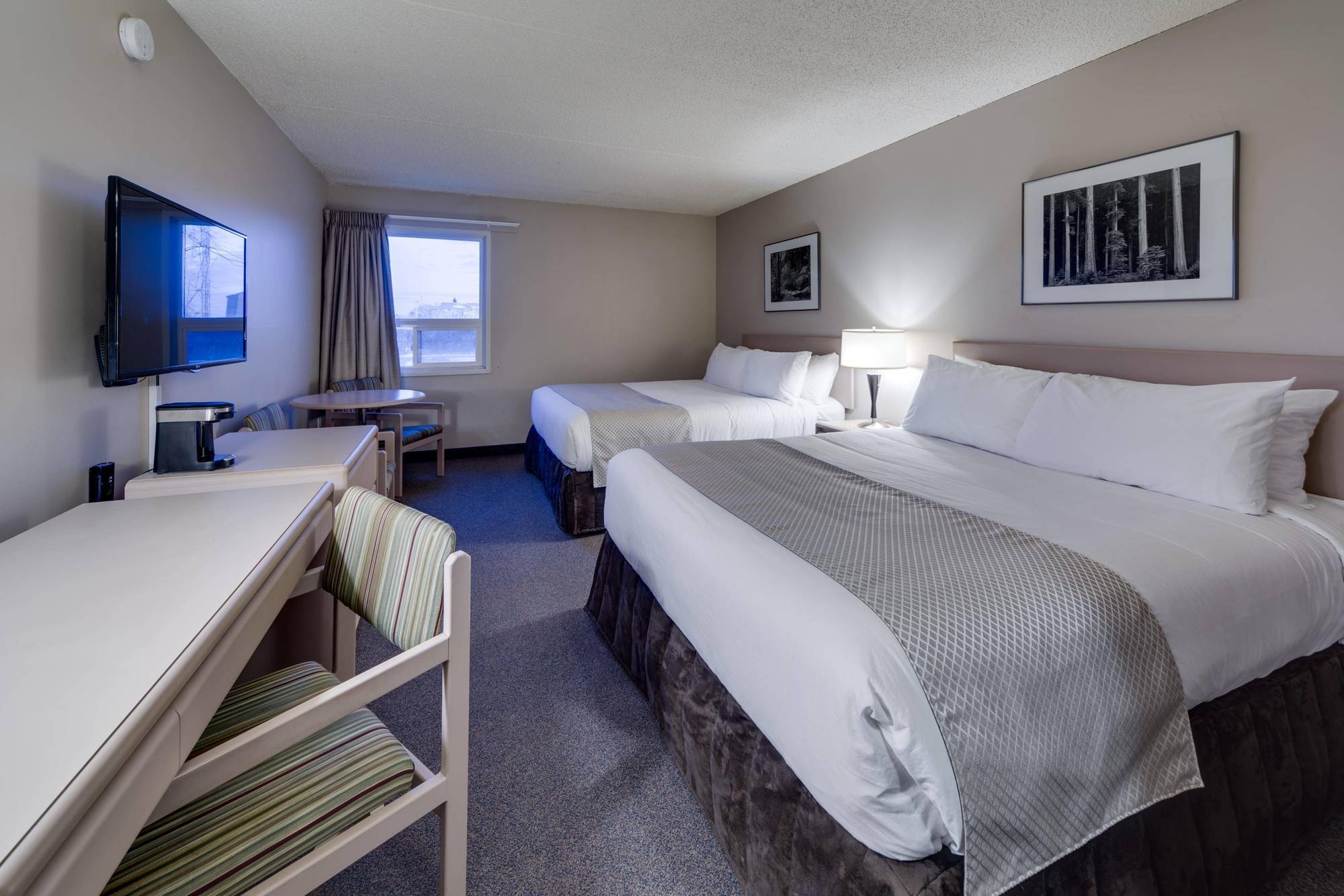 Heritage Inn Hotel & Convention Centre - Brooks Bagian luar foto