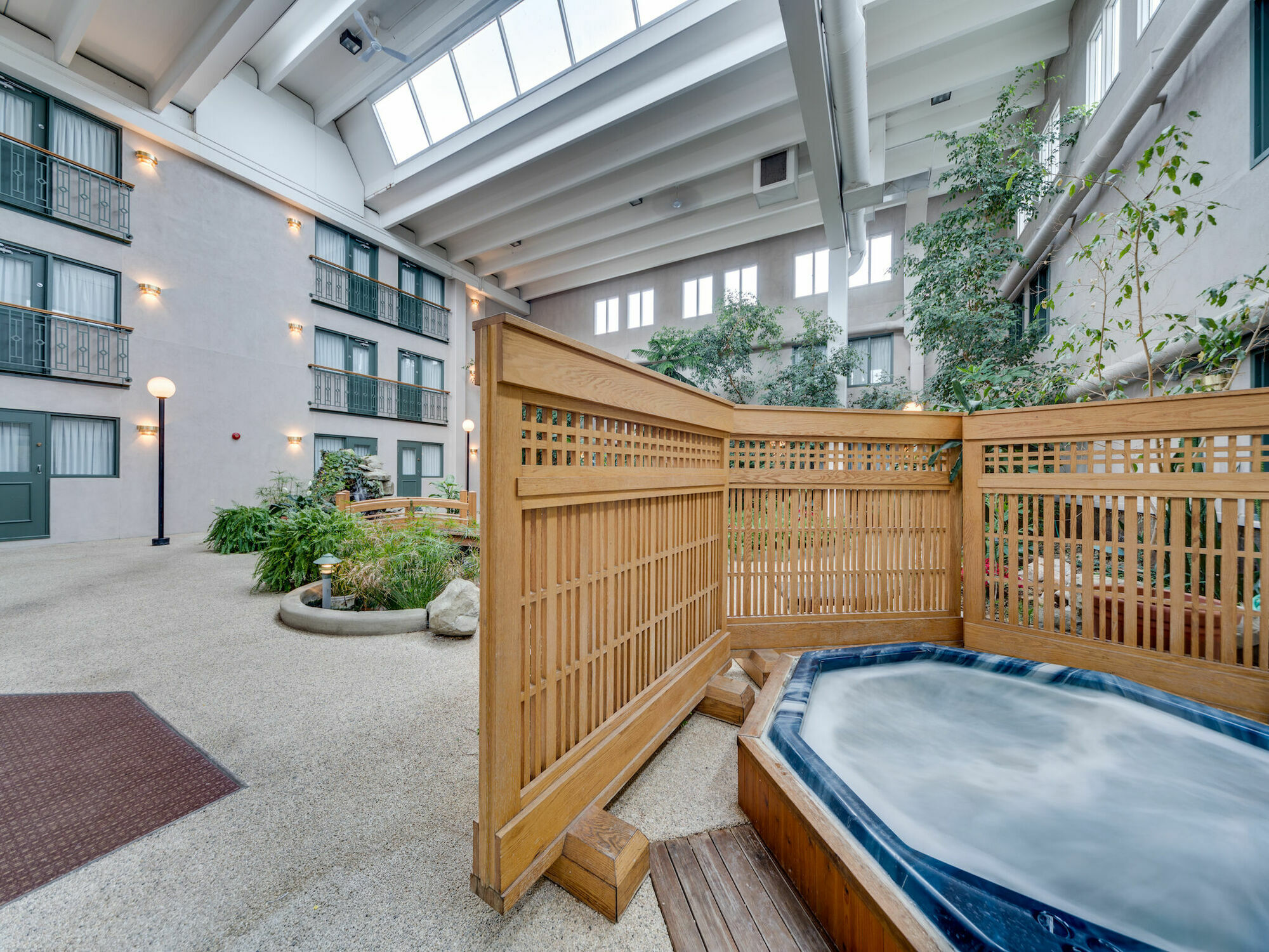 Heritage Inn Hotel & Convention Centre - Brooks Bagian luar foto